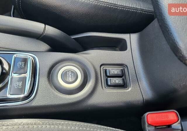 Чорний Міцубісі Аутлендер, об'ємом двигуна 2 л та пробігом 237 тис. км за 13800 $, фото 17 на Automoto.ua