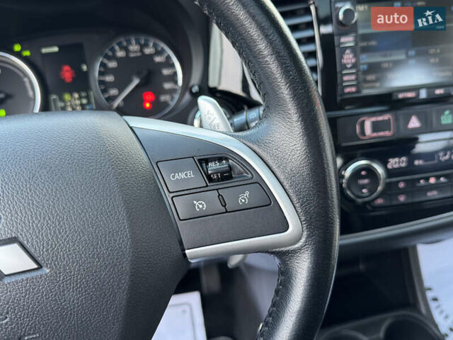 Чорний Міцубісі Аутлендер, об'ємом двигуна 2 л та пробігом 157 тис. км за 15299 $, фото 76 на Automoto.ua