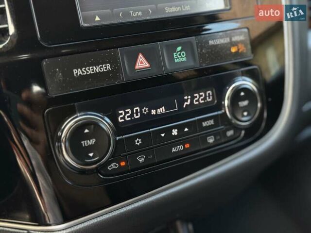 Черный Мицубиси Аутлендер, объемом двигателя 2.4 л и пробегом 231 тыс. км за 12600 $, фото 19 на Automoto.ua