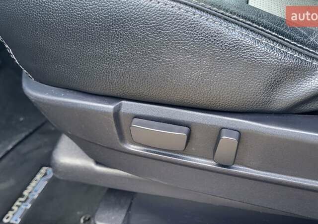 Чорний Міцубісі Аутлендер, об'ємом двигуна 2 л та пробігом 237 тис. км за 13800 $, фото 14 на Automoto.ua