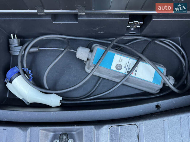 Чорний Міцубісі Аутлендер, об'ємом двигуна 2 л та пробігом 173 тис. км за 15299 $, фото 124 на Automoto.ua