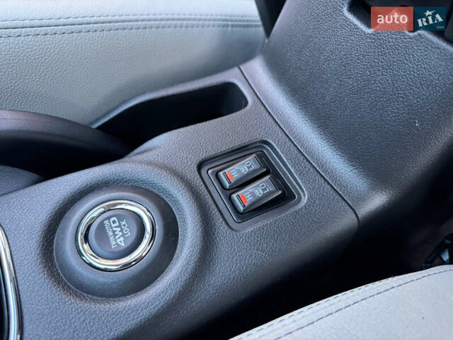 Чорний Міцубісі Аутлендер, об'ємом двигуна 2 л та пробігом 173 тис. км за 15299 $, фото 93 на Automoto.ua