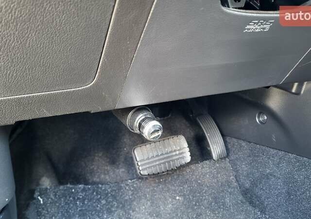 Чорний Міцубісі Аутлендер, об'ємом двигуна 2 л та пробігом 237 тис. км за 13800 $, фото 15 на Automoto.ua