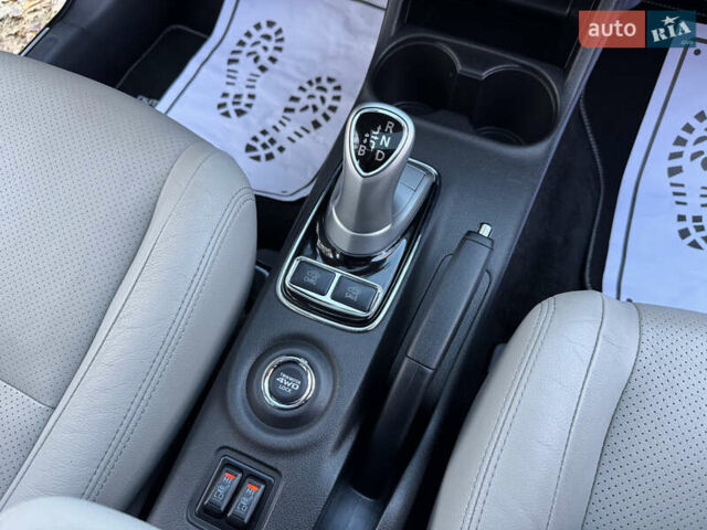 Чорний Міцубісі Аутлендер, об'ємом двигуна 2 л та пробігом 173 тис. км за 15299 $, фото 105 на Automoto.ua