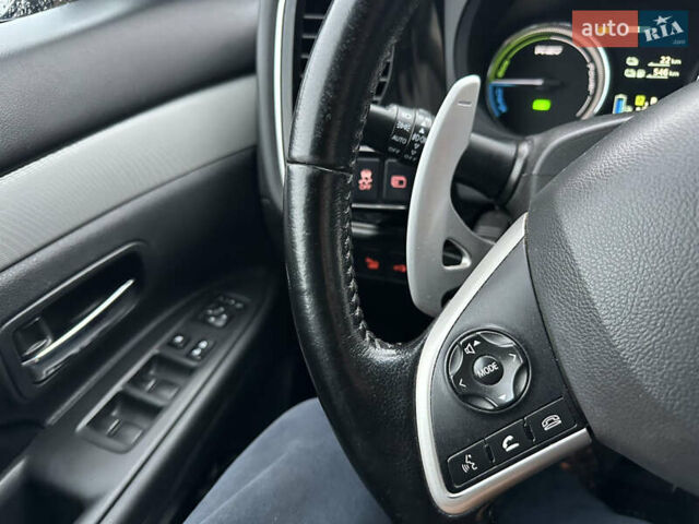 Черный Мицубиси Аутлендер, объемом двигателя 2 л и пробегом 223 тыс. км за 13400 $, фото 19 на Automoto.ua