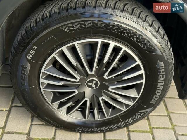 Черный Мицубиси Аутлендер, объемом двигателя 2.4 л и пробегом 270 тыс. км за 12500 $, фото 43 на Automoto.ua