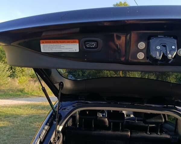 Черный Мицубиси Аутлендер, объемом двигателя 2.27 л и пробегом 260 тыс. км за 14850 $, фото 2 на Automoto.ua