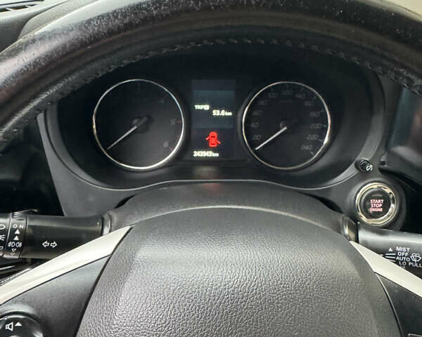 Черный Мицубиси Аутлендер, объемом двигателя 2.27 л и пробегом 244 тыс. км за 14000 $, фото 11 на Automoto.ua