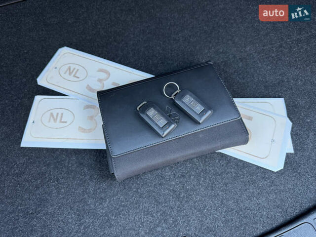 Чорний Міцубісі Аутлендер, об'ємом двигуна 2 л та пробігом 173 тис. км за 15299 $, фото 123 на Automoto.ua