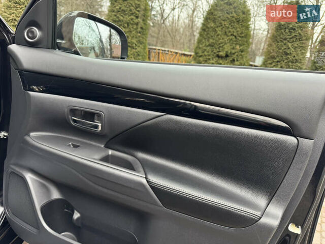 Черный Мицубиси Аутлендер, объемом двигателя 2 л и пробегом 173 тыс. км за 15299 $, фото 83 на Automoto.ua