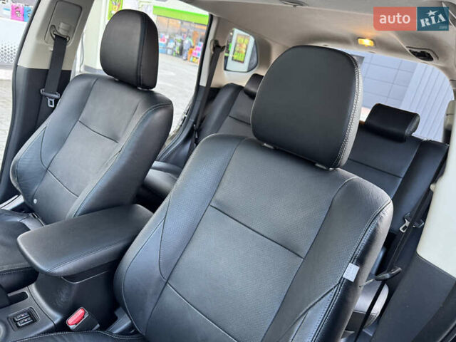 Чорний Міцубісі Аутлендер, об'ємом двигуна 2 л та пробігом 157 тис. км за 15299 $, фото 71 на Automoto.ua