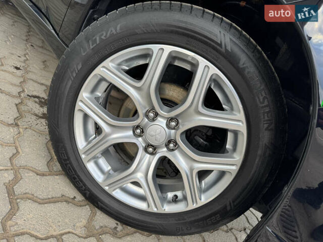 Чорний Міцубісі Аутлендер, об'ємом двигуна 2 л та пробігом 157 тис. км за 15299 $, фото 11 на Automoto.ua