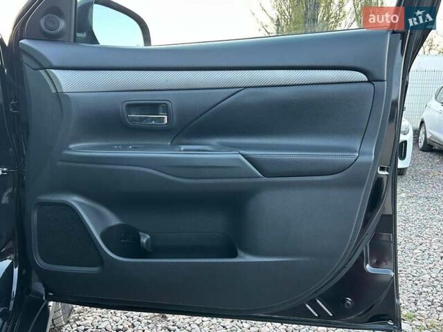 Чорний Міцубісі Аутлендер, об'ємом двигуна 2.4 л та пробігом 199 тис. км за 12800 $, фото 31 на Automoto.ua