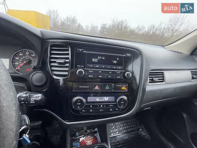 Чорний Міцубісі Аутлендер, об'ємом двигуна 2.4 л та пробігом 150 тис. км за 12200 $, фото 5 на Automoto.ua