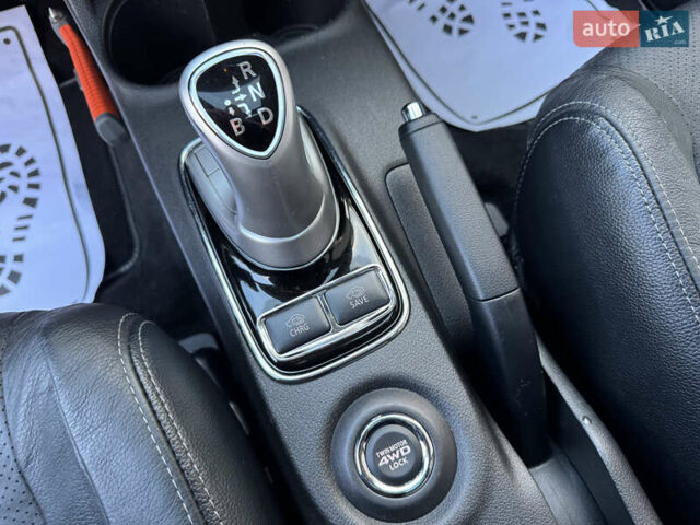 Чорний Міцубісі Аутлендер, об'ємом двигуна 2 л та пробігом 157 тис. км за 15299 $, фото 79 на Automoto.ua