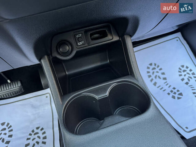 Чорний Міцубісі Аутлендер, об'ємом двигуна 2 л та пробігом 173 тис. км за 15299 $, фото 91 на Automoto.ua