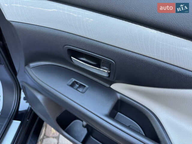 Чорний Міцубісі Аутлендер, об'ємом двигуна 2 л та пробігом 173 тис. км за 15299 $, фото 96 на Automoto.ua