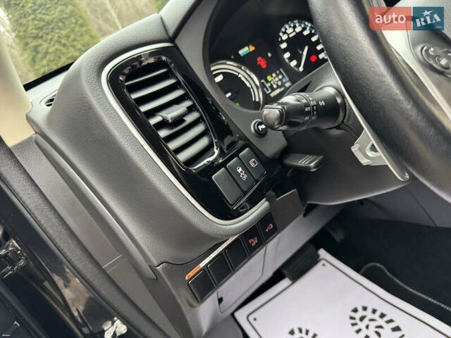 Черный Мицубиси Аутлендер, объемом двигателя 2 л и пробегом 173 тыс. км за 15299 $, фото 71 на Automoto.ua