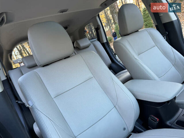 Чорний Міцубісі Аутлендер, об'ємом двигуна 2 л та пробігом 173 тис. км за 15299 $, фото 100 на Automoto.ua