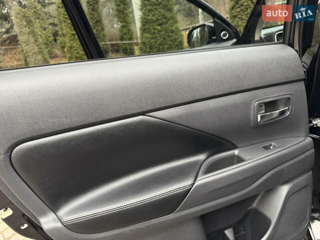 Черный Мицубиси Аутлендер, объемом двигателя 2 л и пробегом 173 тыс. км за 15299 $, фото 95 на Automoto.ua