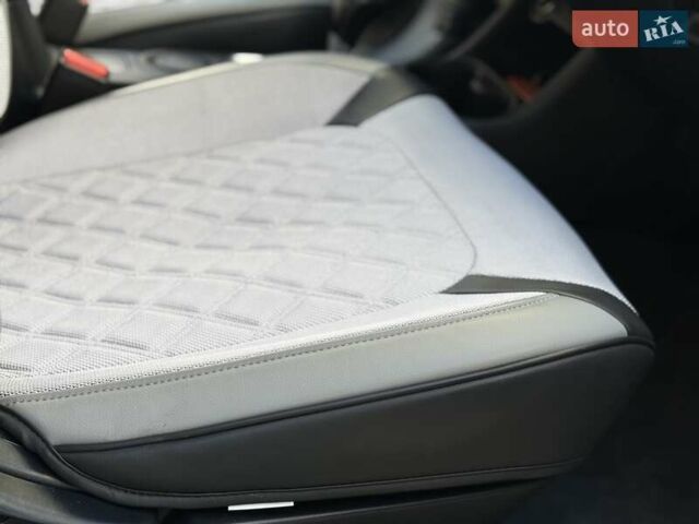 Черный Мицубиси Аутлендер, объемом двигателя 2.4 л и пробегом 270 тыс. км за 12500 $, фото 23 на Automoto.ua