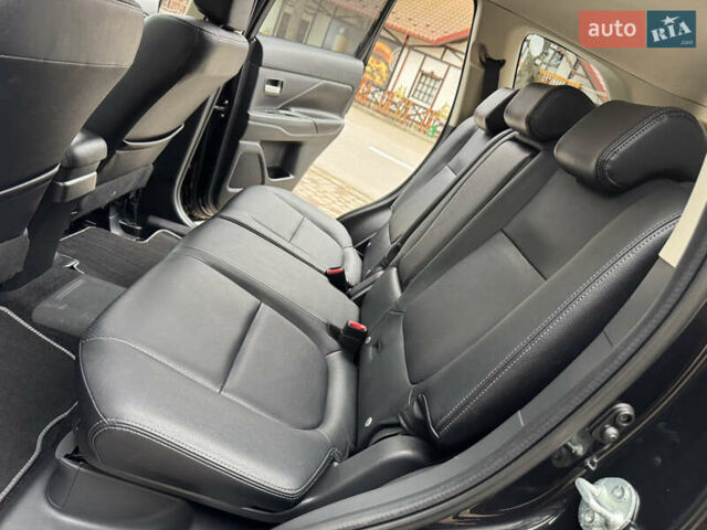 Черный Мицубиси Аутлендер, объемом двигателя 2 л и пробегом 173 тыс. км за 15299 $, фото 97 на Automoto.ua