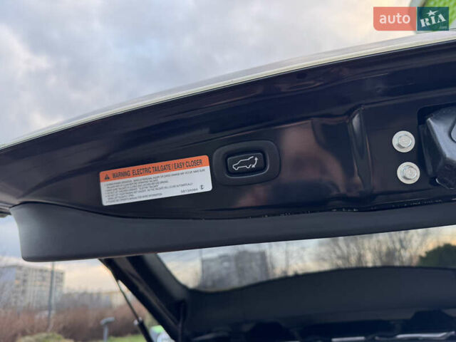 Чорний Міцубісі Аутлендер, об'ємом двигуна 2 л та пробігом 157 тис. км за 15299 $, фото 105 на Automoto.ua