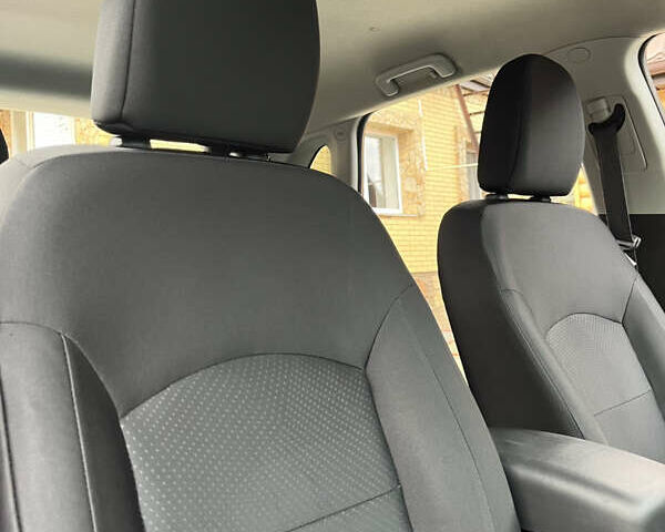 Чорний Міцубісі Аутлендер, об'ємом двигуна 2 л та пробігом 170 тис. км за 10999 $, фото 30 на Automoto.ua