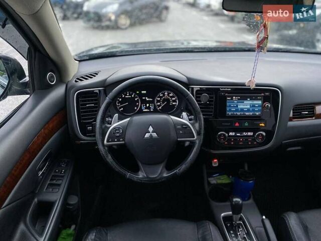 Черный Мицубиси Аутлендер, объемом двигателя 3 л и пробегом 146 тыс. км за 15990 $, фото 19 на Automoto.ua
