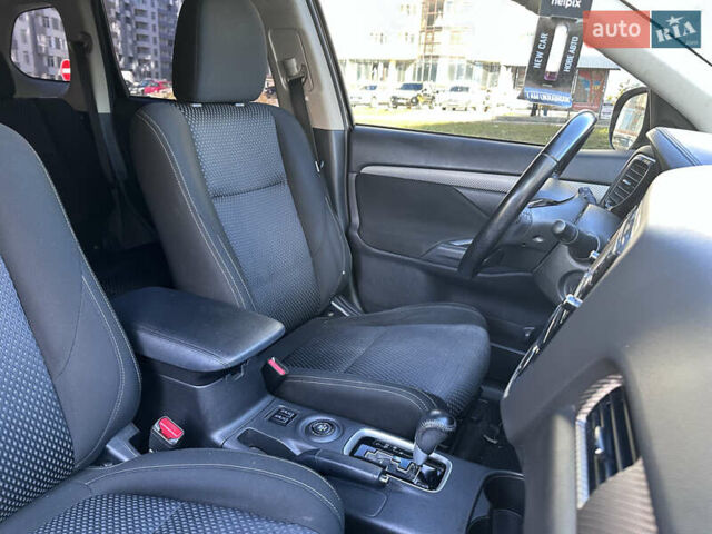 Черный Мицубиси Аутлендер, объемом двигателя 2.36 л и пробегом 150 тыс. км за 14900 $, фото 48 на Automoto.ua