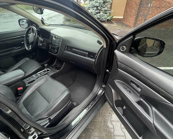 Черный Мицубиси Аутлендер, объемом двигателя 3 л и пробегом 257 тыс. км за 13699 $, фото 16 на Automoto.ua