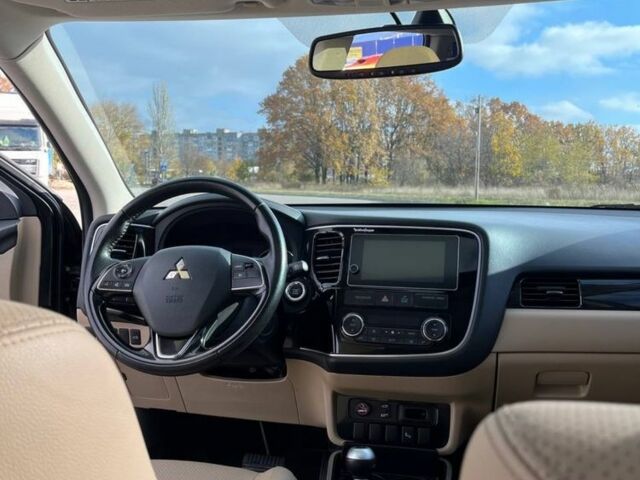 Черный Мицубиси Аутлендер, объемом двигателя 2.4 л и пробегом 91 тыс. км за 15500 $, фото 6 на Automoto.ua