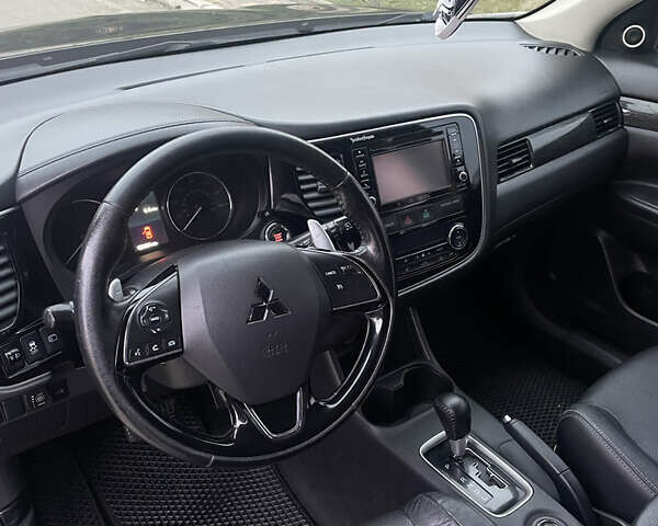 Черный Мицубиси Аутлендер, объемом двигателя 3 л и пробегом 260 тыс. км за 13799 $, фото 23 на Automoto.ua