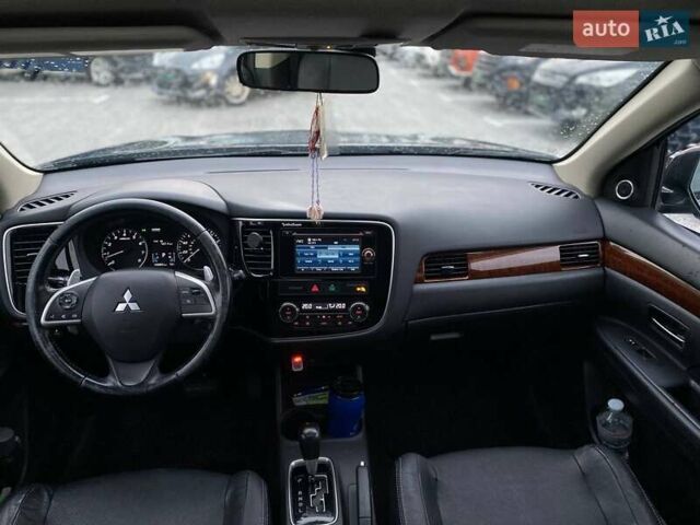 Черный Мицубиси Аутлендер, объемом двигателя 3 л и пробегом 146 тыс. км за 16690 $, фото 18 на Automoto.ua