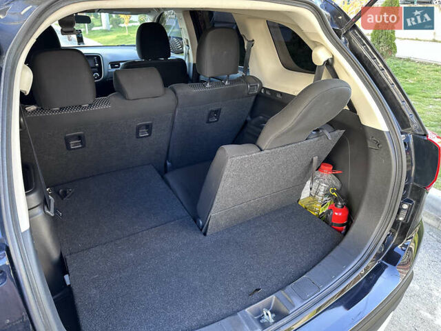 Черный Мицубиси Аутлендер, объемом двигателя 2.36 л и пробегом 150 тыс. км за 14900 $, фото 31 на Automoto.ua