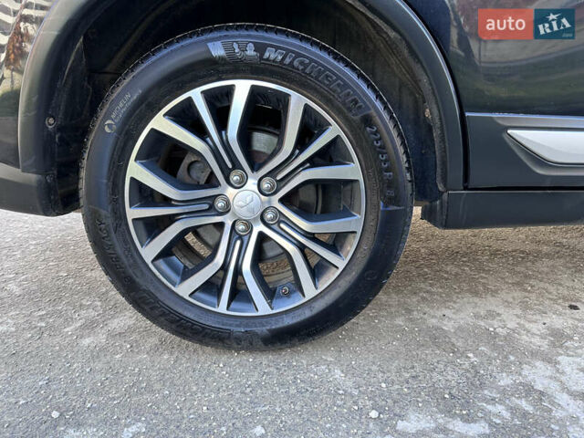 Черный Мицубиси Аутлендер, объемом двигателя 2.36 л и пробегом 150 тыс. км за 14900 $, фото 14 на Automoto.ua