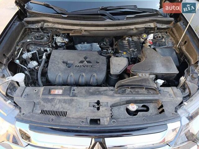 Черный Мицубиси Аутлендер, объемом двигателя 2.36 л и пробегом 120 тыс. км за 16900 $, фото 39 на Automoto.ua