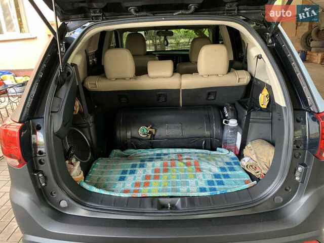 Мицубиси Аутлендер 2016 в Запорожье на Automoto.ua Черный Мицубиси Аутлендер, объемом двигателя 2.36 л и пробегом 197 тыс. км за 16000 $, фото 8 на Automoto.ua