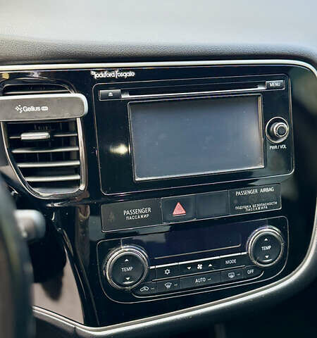 Чорний Міцубісі Аутлендер, об'ємом двигуна 2.36 л та пробігом 154 тис. км за 19500 $, фото 21 на Automoto.ua