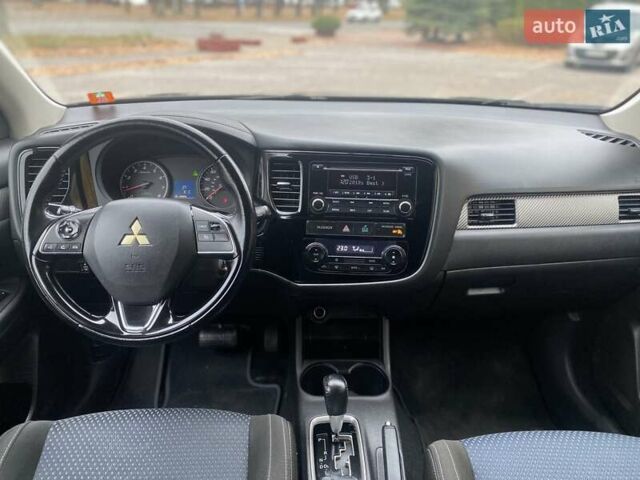 Чорний Міцубісі Аутлендер, об'ємом двигуна 2.36 л та пробігом 192 тис. км за 14200 $, фото 20 на Automoto.ua