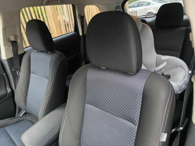 Чорний Міцубісі Аутлендер, об'ємом двигуна 2.4 л та пробігом 195 тис. км за 15138 $, фото 3 на Automoto.ua