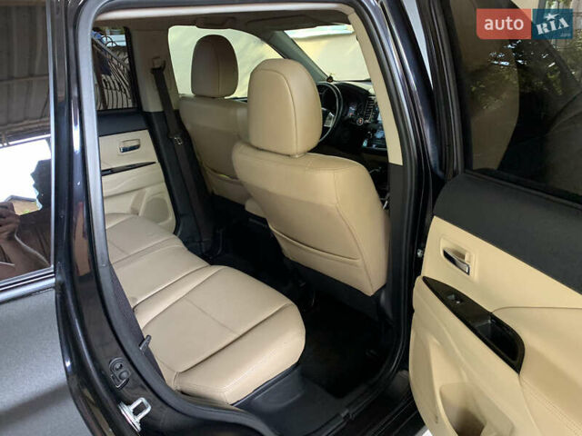 Мицубиси Аутлендер 2016 в Запорожье на Automoto.ua Черный Мицубиси Аутлендер, объемом двигателя 2.36 л и пробегом 197 тыс. км за 16000 $, фото 7 на Automoto.ua