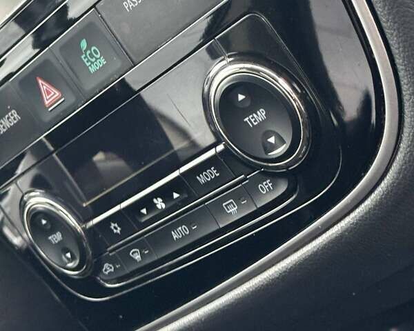 Черный Мицубиси Аутлендер, объемом двигателя 3 л и пробегом 99 тыс. км за 15980 $, фото 30 на Automoto.ua