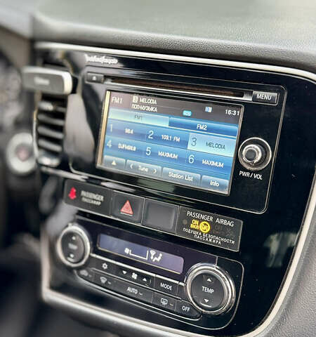 Чорний Міцубісі Аутлендер, об'ємом двигуна 2.36 л та пробігом 154 тис. км за 19500 $, фото 6 на Automoto.ua