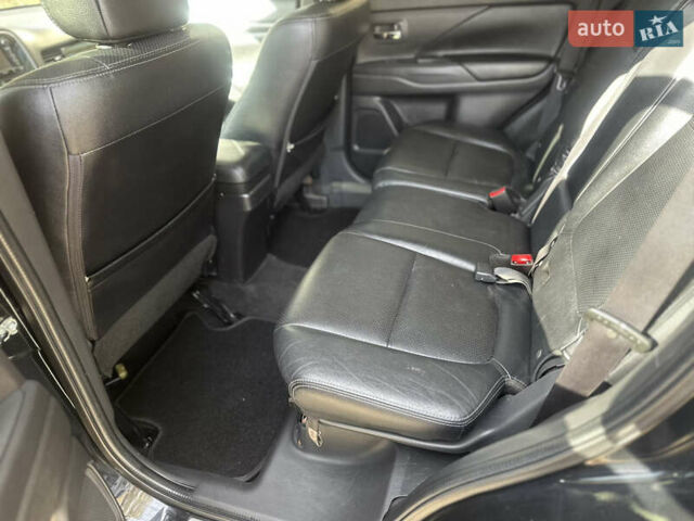 Мицубиси Аутлендер 2016 в Киеве на Automoto.ua Черный Мицубиси Аутлендер, объемом двигателя 3 л и пробегом 248 тыс. км за 15500 $, фото 6 на Automoto.ua