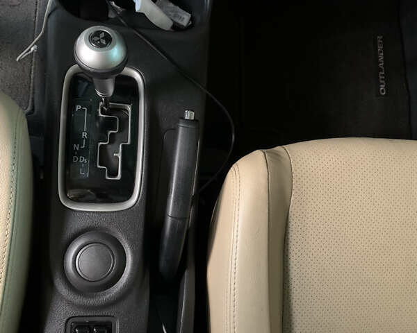 Мицубиси Аутлендер 2016 в Запорожье на Automoto.ua Черный Мицубиси Аутлендер, объемом двигателя 2.36 л и пробегом 197 тыс. км за 16000 $, фото 16 на Automoto.ua