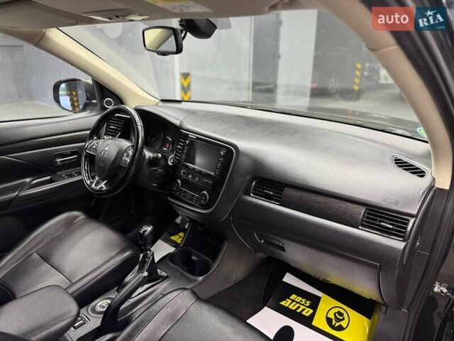 Міцубісі Аутлендер 2016 у Чернівцях на Automoto.ua Чорний Міцубісі Аутлендер, об'ємом двигуна 2.2 л та пробігом 214 тис. км за 20400 $, фото 17 на Automoto.ua