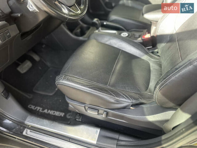 Мицубиси Аутлендер 2016 в Киеве на Automoto.ua Черный Мицубиси Аутлендер, объемом двигателя 3 л и пробегом 248 тыс. км за 15500 $, фото 10 на Automoto.ua
