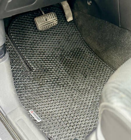 Чорний Міцубісі Аутлендер, об'ємом двигуна 2.36 л та пробігом 154 тис. км за 19500 $, фото 20 на Automoto.ua