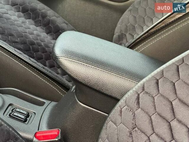 Черный Мицубиси Аутлендер, объемом двигателя 3 л и пробегом 99 тыс. км за 15800 $, фото 27 на Automoto.ua